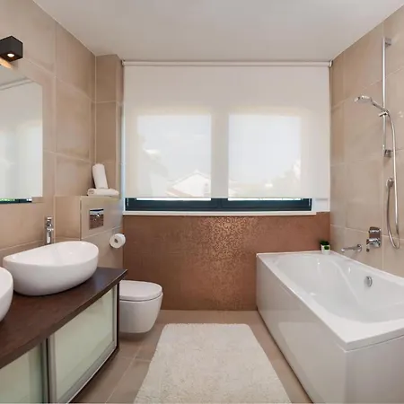 Villa Seafront Ciovo Deluxe Dva 6 Beautiful Bedrooms Private Pools Sea Front - Sauna