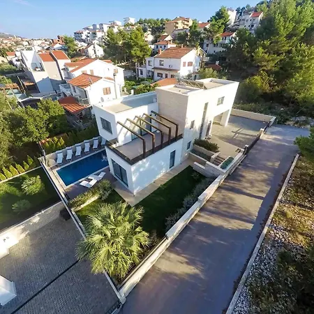 Seafront Ciovo Deluxe Dva 6 Beautiful Bedrooms Private Pools Sea Front - Sauna Villa Trogir