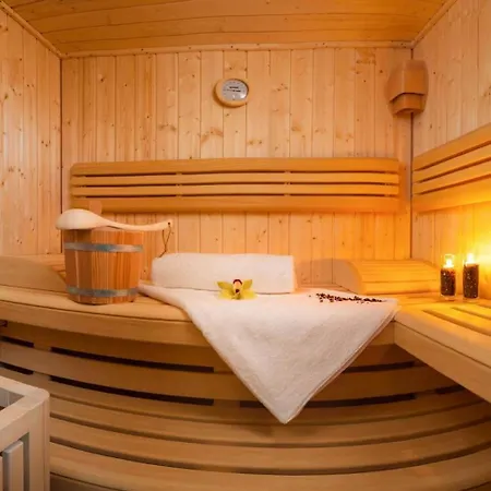 Seafront Ciovo Deluxe Dva 6 Beautiful Bedrooms Private Pools Sea Front - Sauna