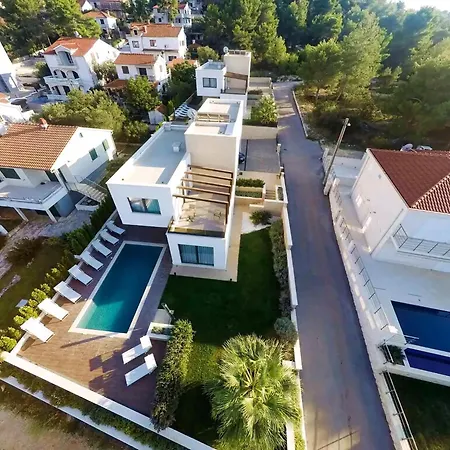 Villa Seafront Ciovo Deluxe Dva 6 Beautiful Bedrooms Private Pools Sea Front - Sauna