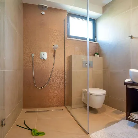 Villa Seafront Ciovo Deluxe Dva 6 Beautiful Bedrooms Private Pools Sea Front - Sauna
